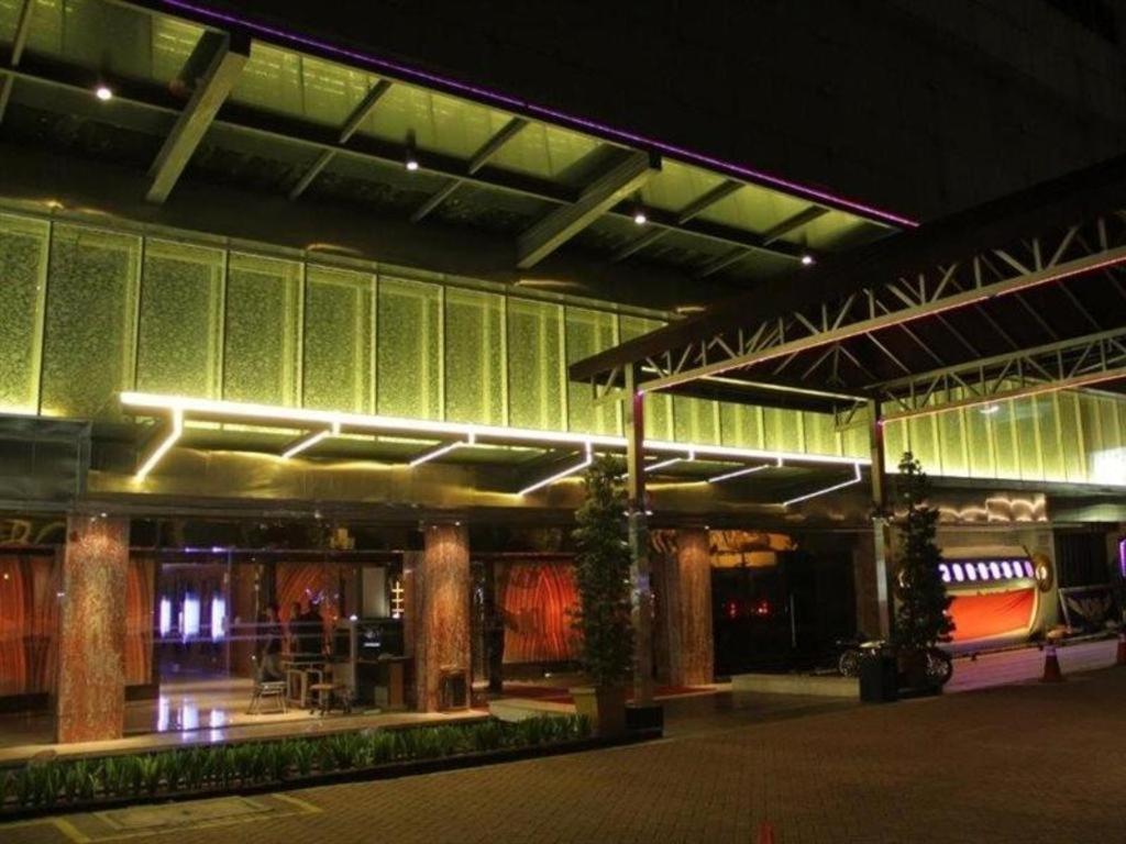 108 Hotel By Him Jakarta Exteriér fotografie