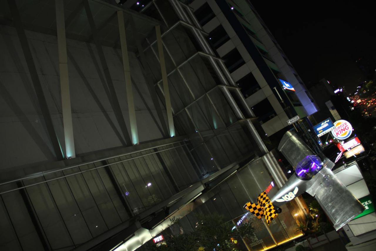 108 Hotel By Him Jakarta Exteriér fotografie
